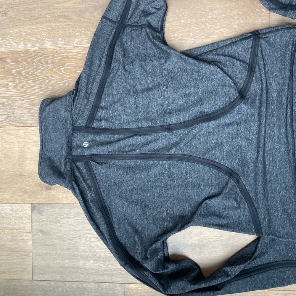 Lululemon zip up jacket small 4 6 - Picture 2 of 4